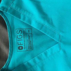 Teal figs top